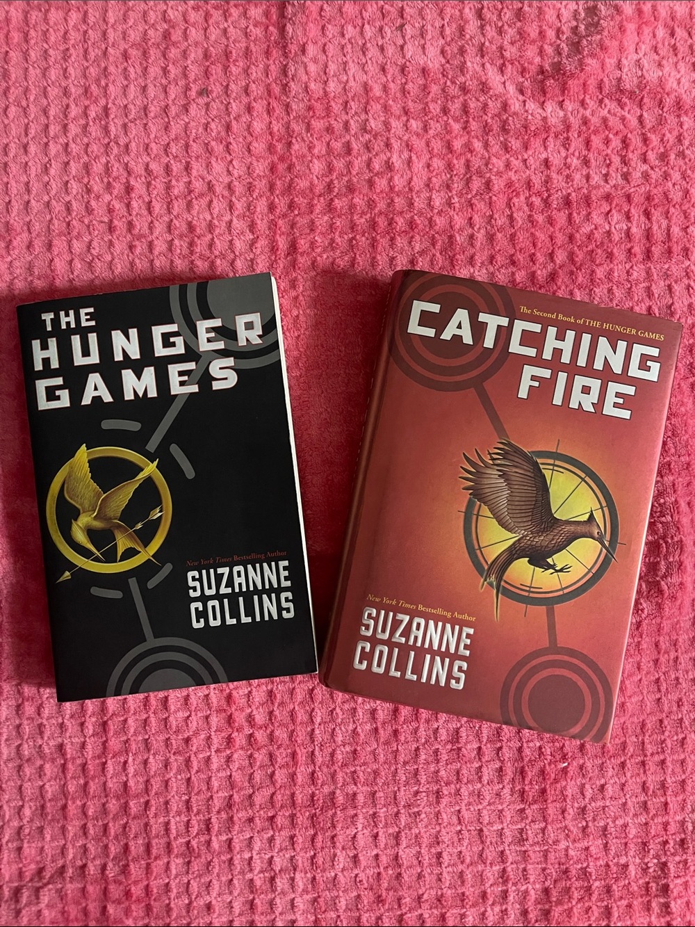 The Hunger Games & Catching Fire Paperback (1) + Hardcover